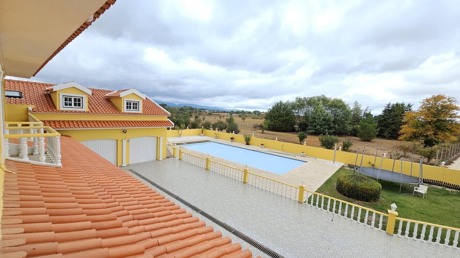 Quinta T5 |  Azambuja, com piscina, sala de cinema e jardim
