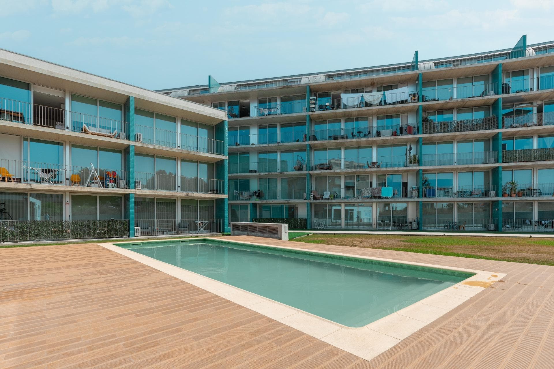Apartamento T1 no Urban 32, condomínio fechado em Espinho, com vista mar no 4º andar