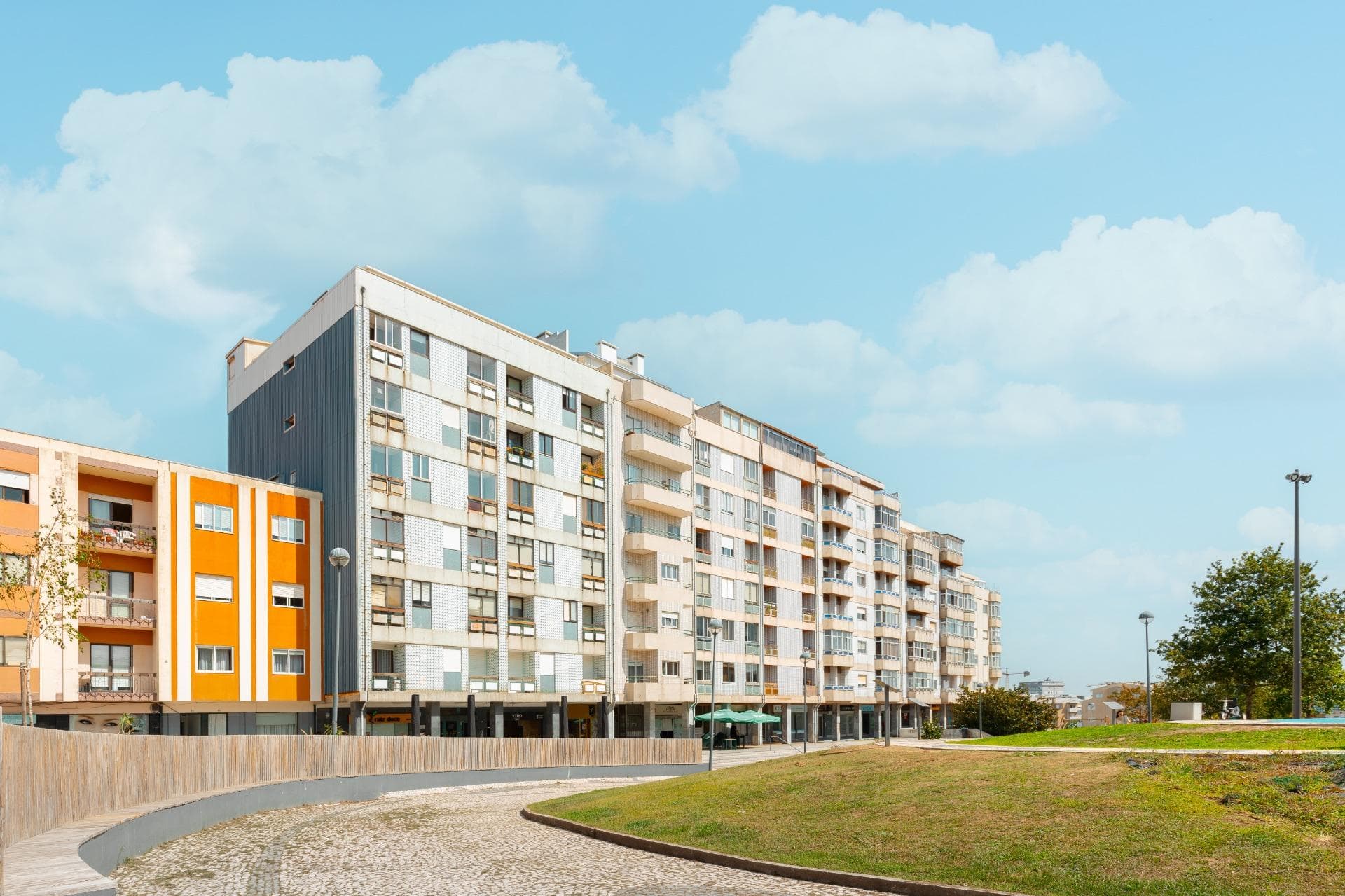T2+1 with three garage spaces, facing Jardim Soares dos Reis - Vila Nova de Gaia