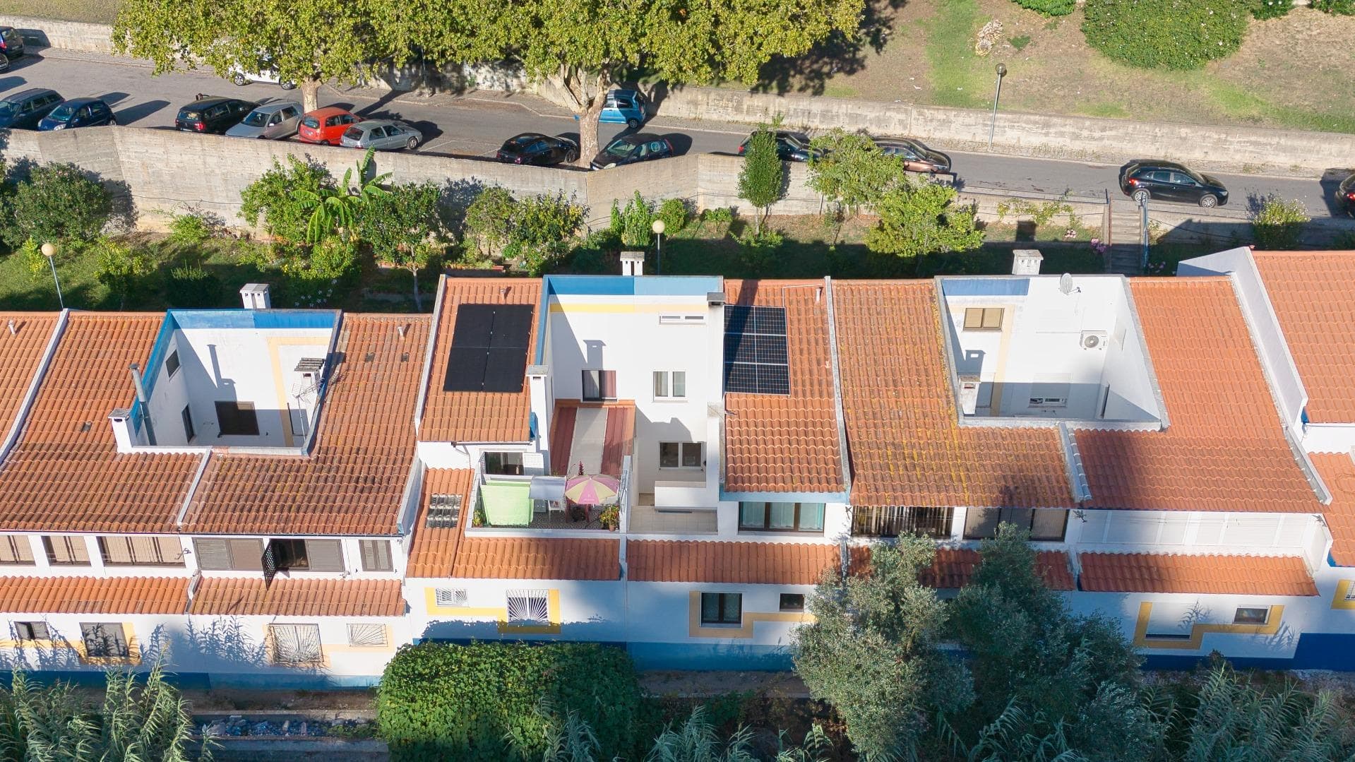 Renovated Terraced House in Monte da Caparica